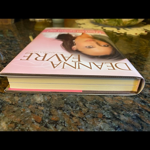 Last chance till 11/20! Brand new! Deanna Favre book "Don't bet against me!" - Picture 3 of 4